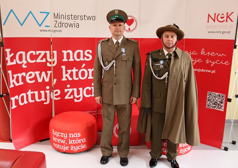 Funkcjonariusz Stra Y Granicznej Otrzyma Odznaczenie Honorowy Dawca