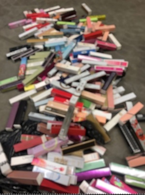 Nielegalny towar o wartości 3 milionów złotych Nielegalny towar o wartości 3 milionów złotych