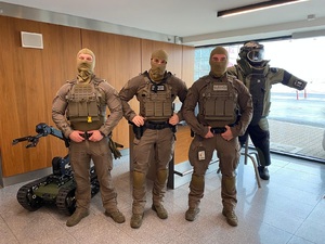 Nowe samochody dla wrocławskich funkcjonariuszy Straży Granicznej Nowe samochody dla wrocławskich funkcjonariuszy Straży Granicznej