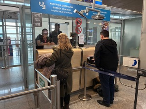 Odprawa paszportowa nowym, europejskim system Entry/Exit (EES) na lotnisku Poznań-Ławica Odprawa paszportowa nowym, europejskim system Entry/Exit (EES) na lotnisku Poznań-Ławica