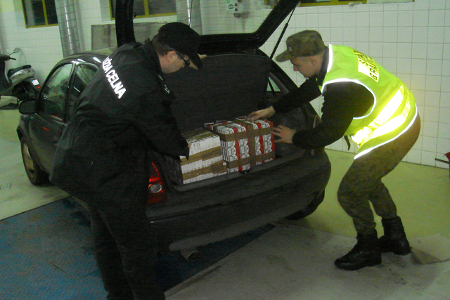 Papierosy bez akcyzy w samochodzie