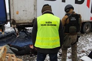 Uderzenie SG i KAS w zorganizowaną przestępczość