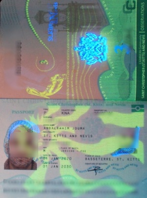 Podrobiony paszport w świetle UV
