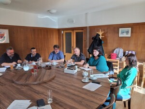 Czwarte spotkanie. Transgraniczna współpraca służb granicznych Polski i Czech – Wspólnie Bezpiecznie Interreg Czechy-Polska 2021-2027 Czwarte spotkanie. Transgraniczna współpraca służb granicznych Polski i Czech – Wspólnie Bezpiecznie Interreg Czechy-Polska 2021-2027