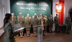 Uroczystość ślubowania nowych funkcjonariuszy Nadodrzańskiego Oddziału Straży Granicznej w Krośnie Odrzańskim Uroczystość ślubowania nowych funkcjonariuszy Nadodrzańskiego Oddziału Straży Granicznej w Krośnie Odrzańskim