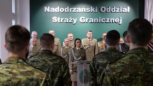 Uroczystość ślubowania nowych funkcjonariuszy Nadodrzańskiego Oddziału Straży Granicznej w Krośnie Odrzańskim Uroczystość ślubowania nowych funkcjonariuszy Nadodrzańskiego Oddziału Straży Granicznej w Krośnie Odrzańskim
