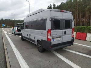 Skradziony kamper zatrzymany przez funkcjonariuszy Nadodrzańskiego Oddziału Straży Granicznej Skradziony kamper zatrzymany przez funkcjonariuszy Nadodrzańskiego Oddziału Straży Granicznej