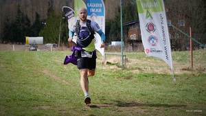 Funkcjonariusz podczas biegu na 53 km Funkcjonariusz podczas biegu na 53 km