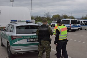 Wspólny polsko-niemiecki patrol funkcjonariuszy Straży Granicznej na terytorium Niemiec (Goerlitz) Wspólny polsko-niemiecki patrol funkcjonariuszy Straży Granicznej na terytorium Niemiec (Goerlitz)