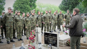 Symboliczny marsz kadry kierowniczej Nadodrzańskiego Oddziału Straży Granicznej śladami dawnej polsko-niemieckiej granicy Symboliczny marsz kadry kierowniczej Nadodrzańskiego Oddziału Straży Granicznej śladami dawnej polsko-niemieckiej granicy