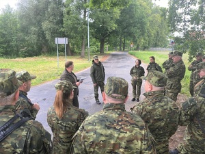 Symboliczny marsz kadry kierowniczej Nadodrzańskiego Oddziału Straży Granicznej śladami dawnej polsko-niemieckiej granicy Symboliczny marsz kadry kierowniczej Nadodrzańskiego Oddziału Straży Granicznej śladami dawnej polsko-niemieckiej granicy