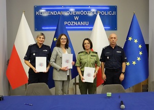 Podpisanie porozumień z wielkopolskimi szkołami w sprawie szkolenia młodzieży w Oddziałach o Profilu Mundurowym Podpisanie porozumień z wielkopolskimi szkołami w sprawie szkolenia młodzieży w Oddziałach o Profilu Mundurowym
