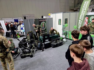 Promocja służby w Straży Granicznej podczas dni otwartych, targów lub innych wydarzeń organizowanych dla uczniów i studentów Promocja służby w Straży Granicznej podczas dni otwartych, targów lub innych wydarzeń organizowanych dla uczniów i studentów