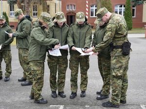 Nowi funkcjonariusze Nadodrzańskiego Oddziału Straży Granicznej na szkoleniu podstawowym w Krośnie Odrzańskim Nowi funkcjonariusze Nadodrzańskiego Oddziału Straży Granicznej na szkoleniu podstawowym w Krośnie Odrzańskim