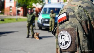 Klasy mundurowe z Kłodzka z wizytą w Nadodrzańskim Oddziale Straży Granicznej Klasy mundurowe z Kłodzka z wizytą w Nadodrzańskim Oddziale Straży Granicznej