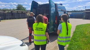 Kontrole cudzoziemców - wspólna akcja funkcjonariuszy Straży Granicznej i policjantów Kontrole cudzoziemców - wspólna akcja funkcjonariuszy Straży Granicznej i policjantów