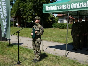 Ślubowanie 38 nowych funkcjonariuszy Nadodrzańskiego Oddziału Straży Granicznej Ślubowanie 38 nowych funkcjonariuszy Nadodrzańskiego Oddziału Straży Granicznej